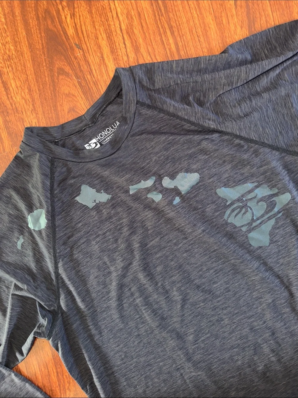 Men's Long Sleeve Performance Tee in Heathered Black with Hawaiian Islands UV